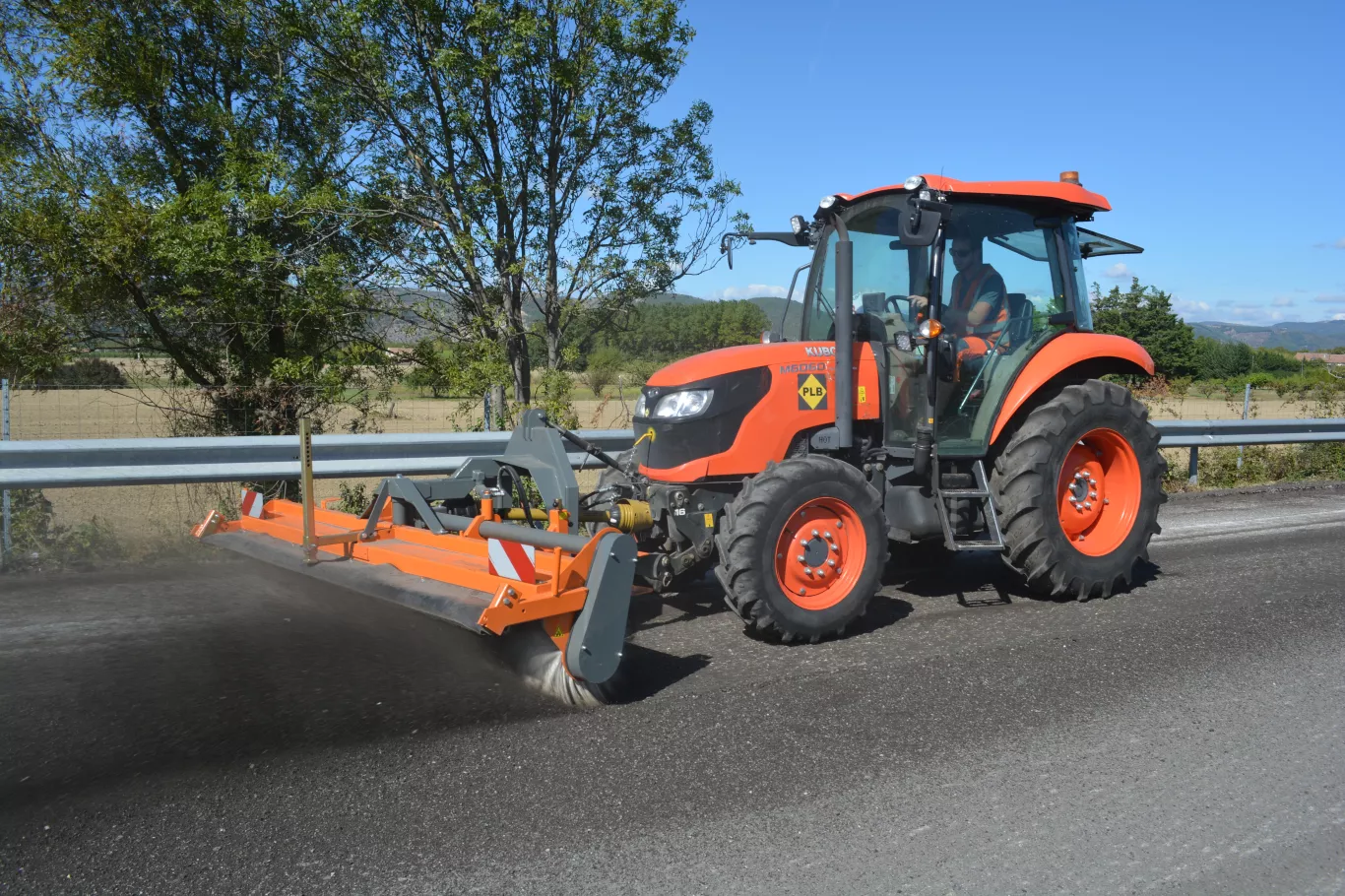 Tracteur balai Kubota - 2,50m de balayage