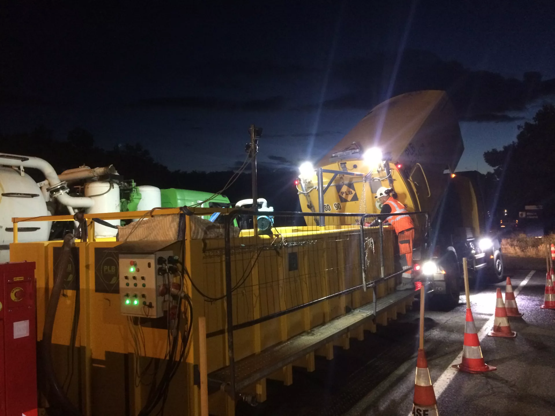 Système de traitement des eaux de lavage sur un chantier de travaux publics