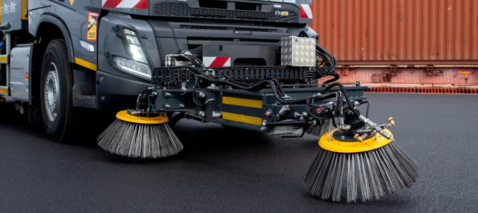 Location de balayeuse de voirie au meilleur tarif &agrave; Clermont-Ferrand